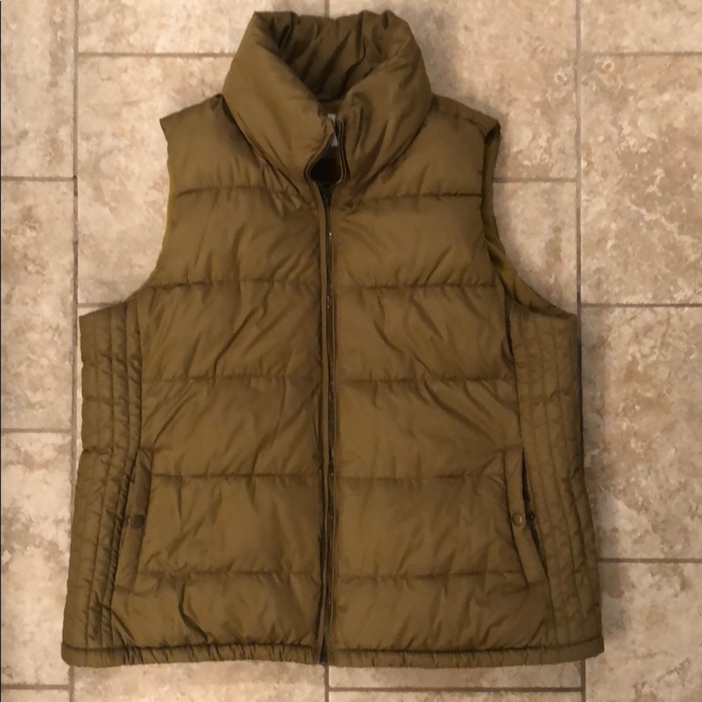 Old Navy Olive Green Puffer Vest